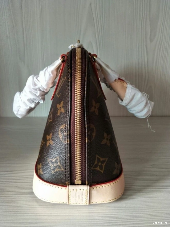 Vuitton Louis ALMA BB 0207
